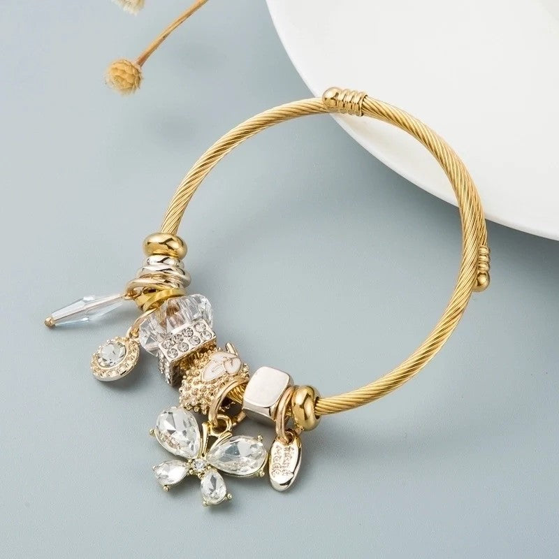 ELOURA- Anhängerarmband mit Schmetterling