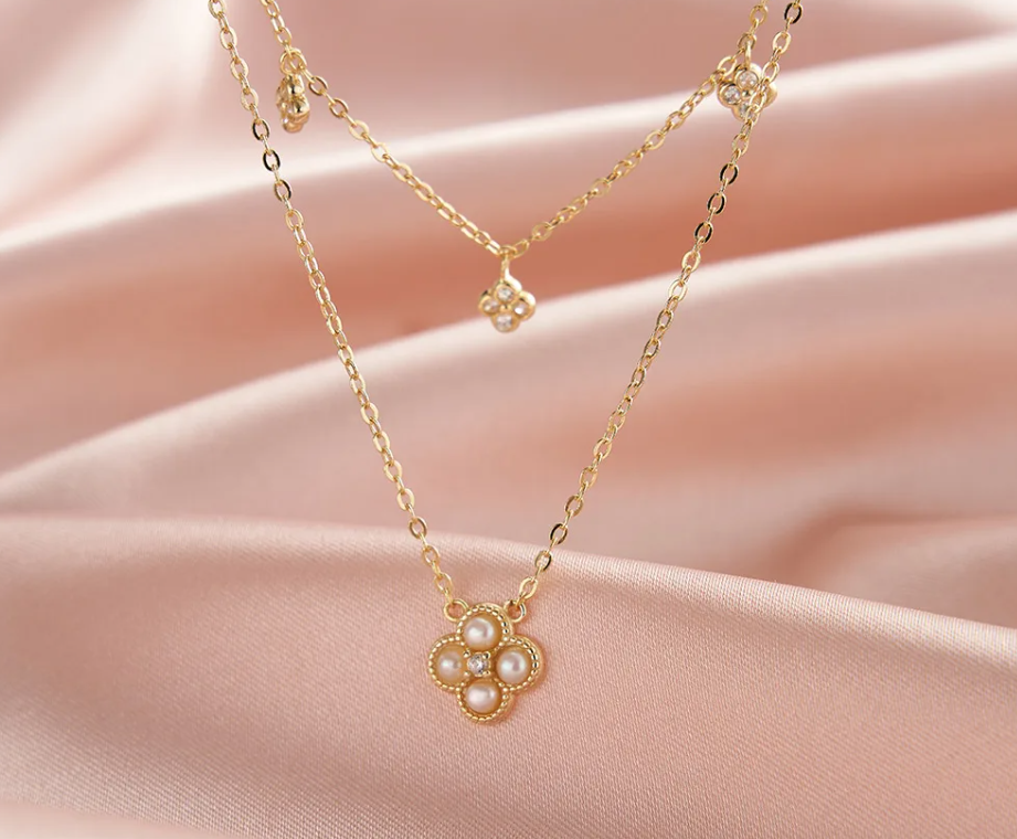 SERENA – Cloverleaf-Kette aus 925 Silber mit Süßwasserperlen